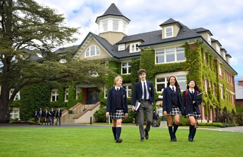 Boarding Schools in Canada for International Students
