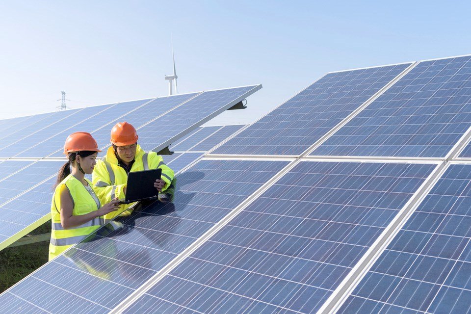 Institutions for Renewable Energy Studies in Canada