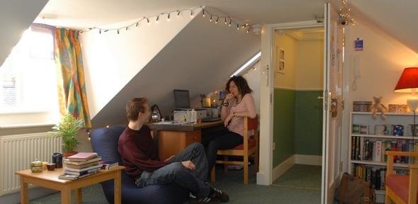 Living Arrangements for International Students in the UK